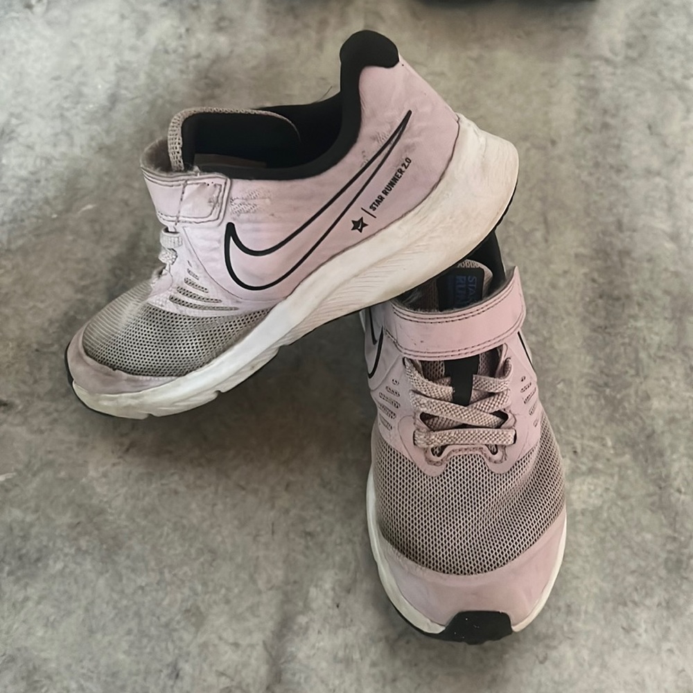 Light purple nike sneakers